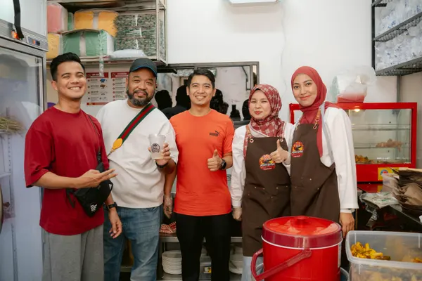 Pasukan dan tetamu Red Panda